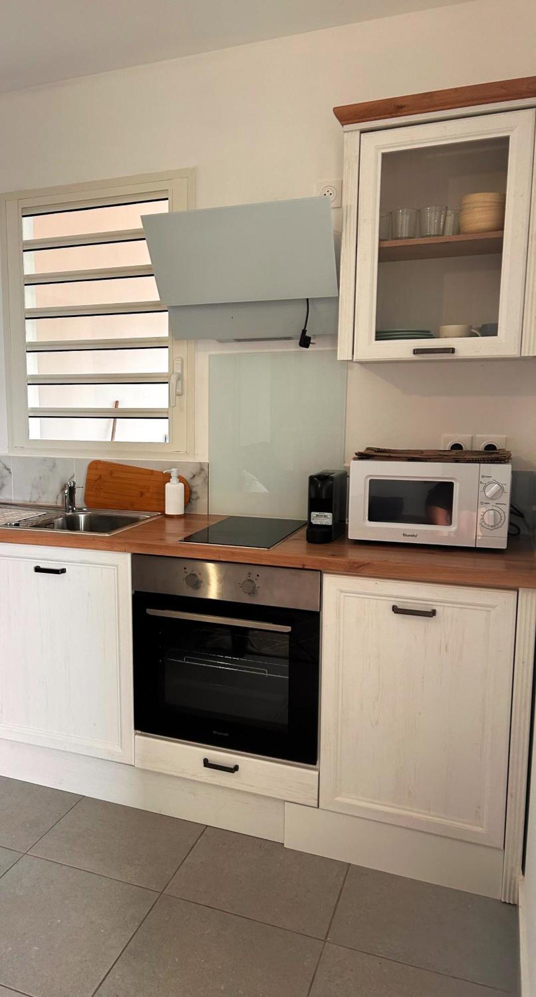 Logement Palmier Sainte-Rose Exterior photo